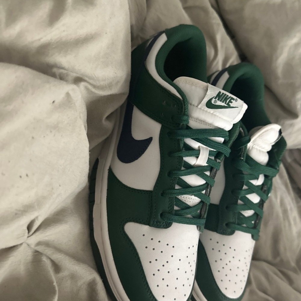 Nike Men's Green and White Sneakers - Picture 3 of 7